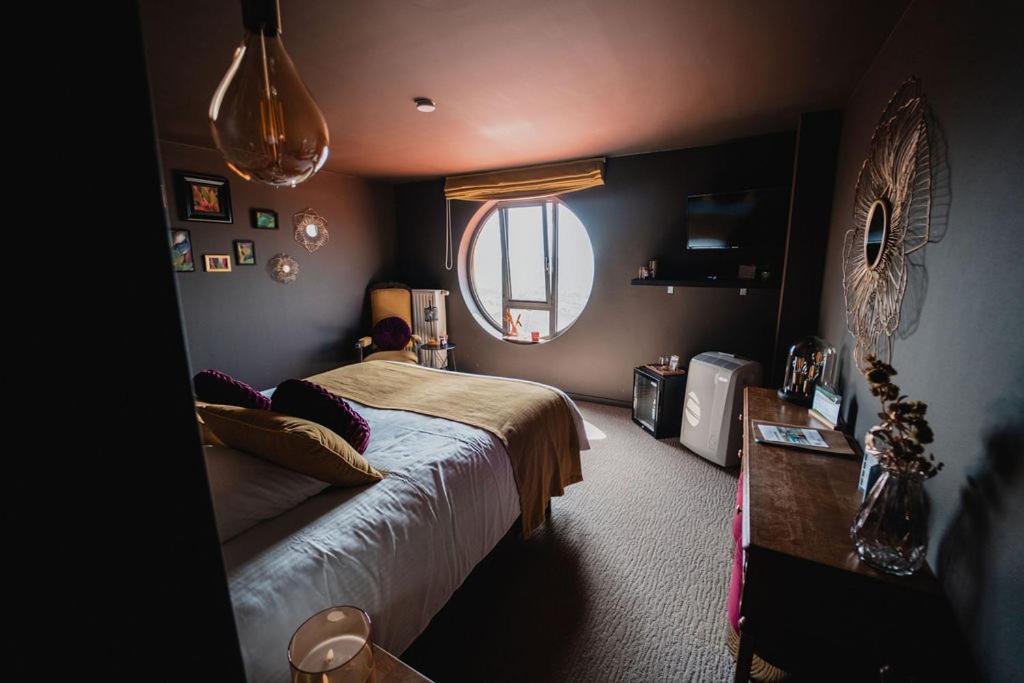 Les 7 Meuses - Restaurant & Hebergements Hoteliers - Insolites - Wellness - Gites Profondeville Ngoại thất bức ảnh